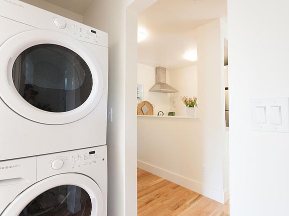 3rd image of 229 S Avenue 60 APT 4
