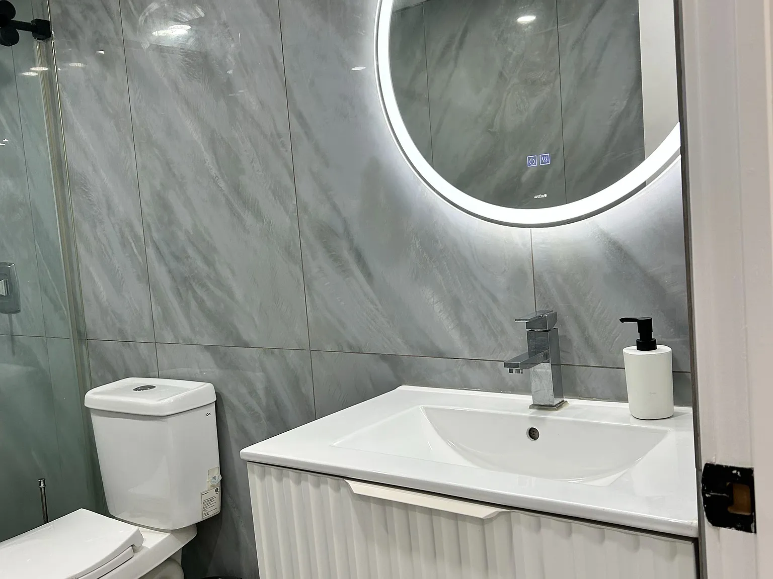 2 bed, $1,800 — Photo 4