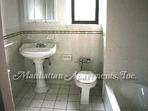 1st image of 22 E 30th St