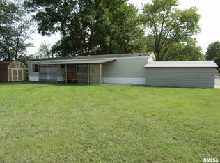 2 Julia Dr, Salem, IL 62881
