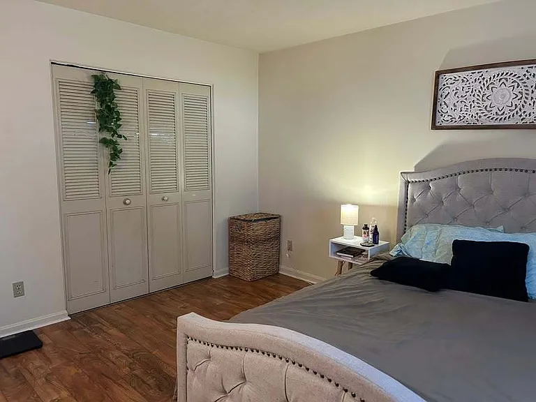 240 Breckenridge Ln #3 — Photo 9