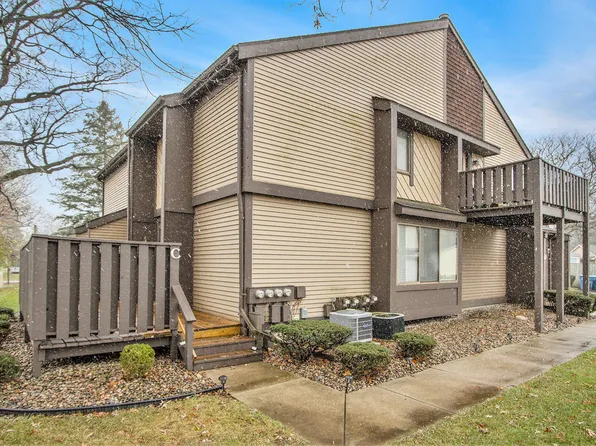 3519 Oak Tree Dr, Kalamazoo, MI 49048