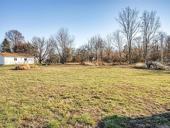 5th image of 370 Dona Rd