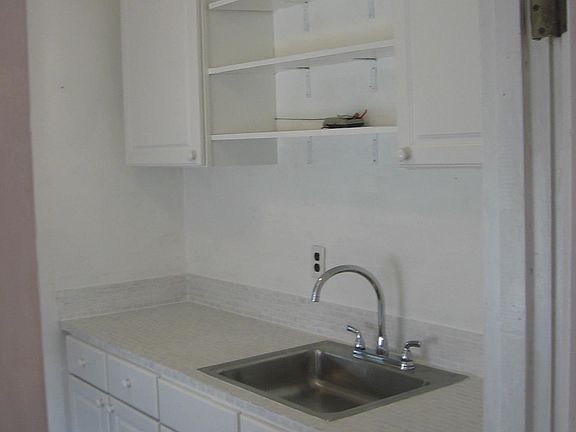 4th image of 6223 Waldo Dr