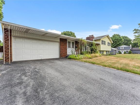 3rd image of 125 Colony Park Dr