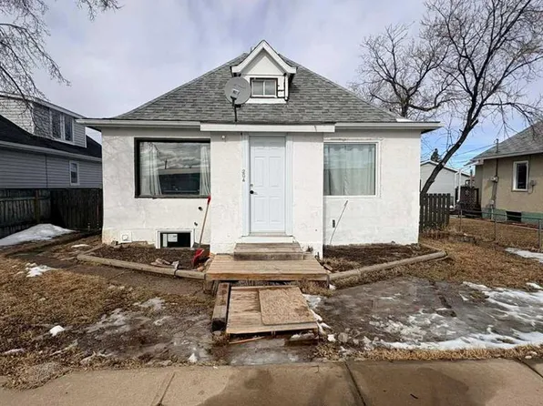 204 S 1st Ave E, Hanna, AB T0J 1P0