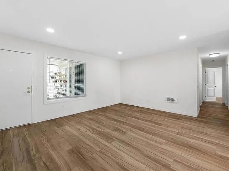 3825 Van Dyke Ave #3 — Photo 5