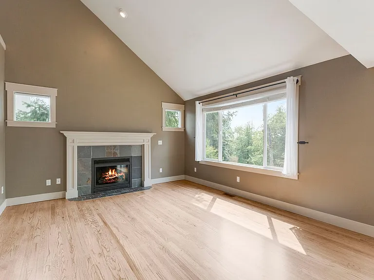 2116 82nd Dr NE — Photo 10