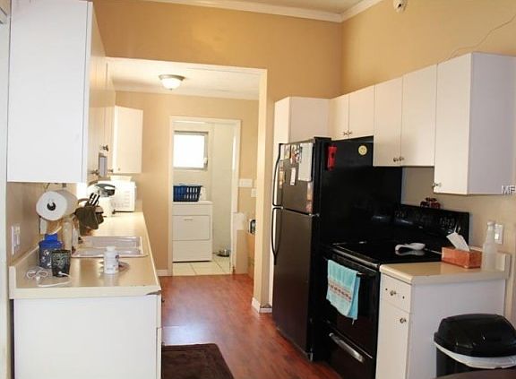 2nd image of 136 W Lauren Ct