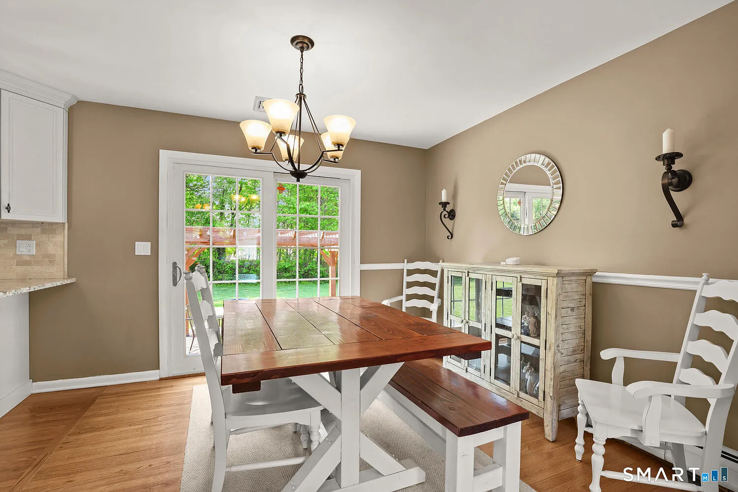 3 bed, 2.0 bath, 1200 sqft, $4,000 — Photo 4