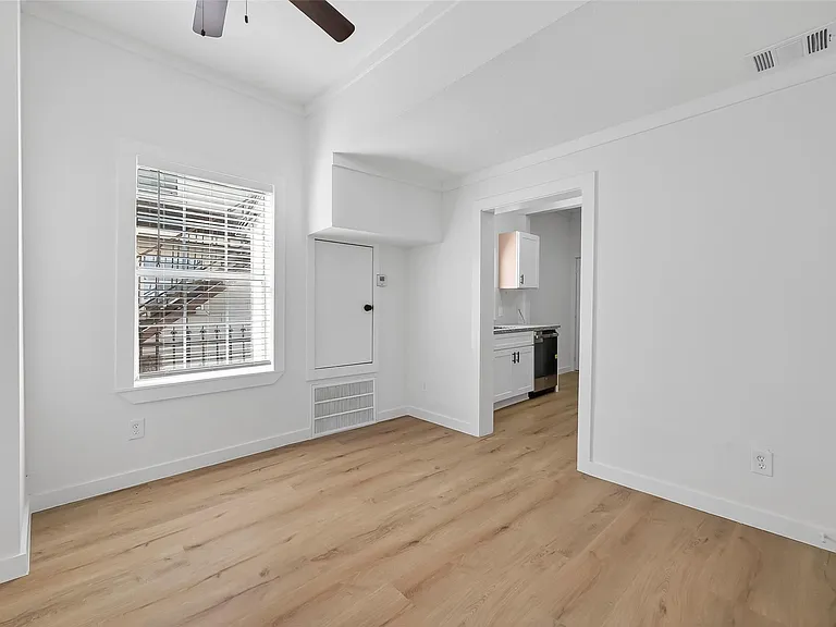 2202 Hutchins St #A — Photo 22