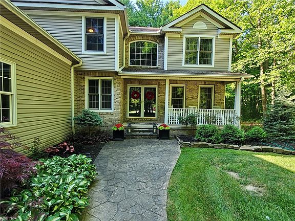 2nd image of 4747 Forest Grove Dr