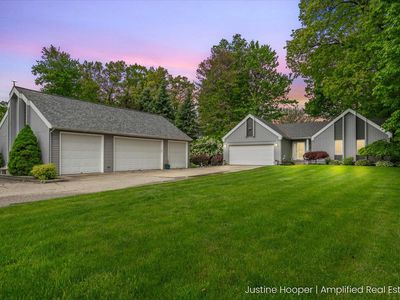 2732 Geneva Lake Dr, Shelbyville, MI, 49344