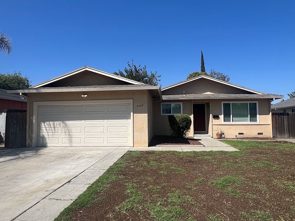 1st image of 2935 Elsinore Dr