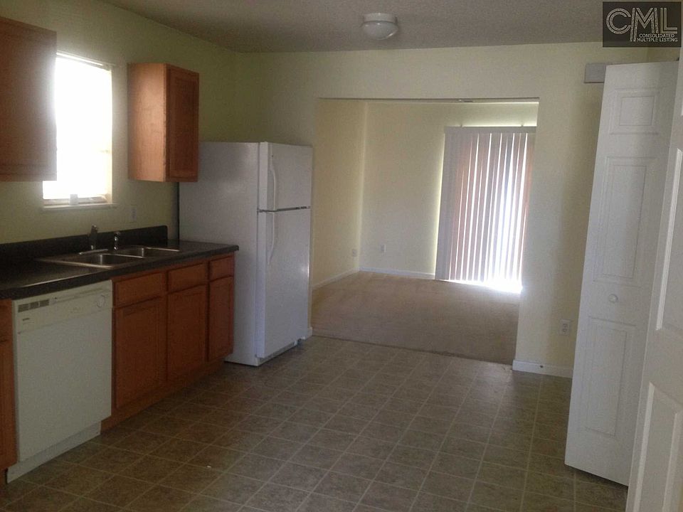 2nd image of 527 Summit Terrace Ct