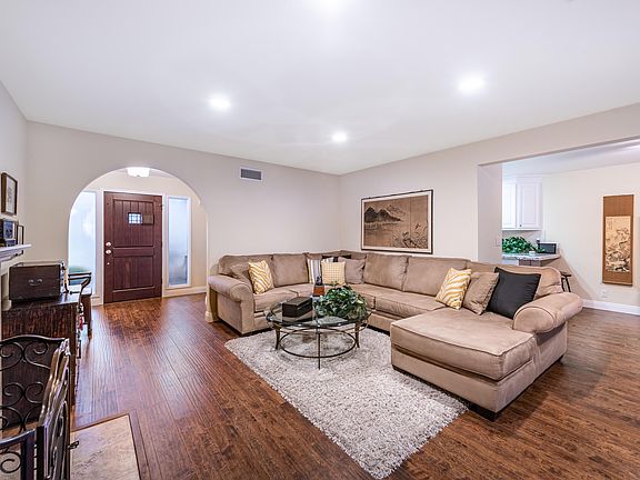 5th image of 2643 Lakewood Pl