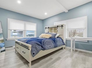 25 Monroe St, Waterford, CT 06385
