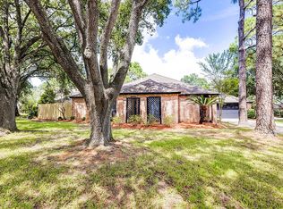 15734 Whitewater Ln, Houston, TX 77079