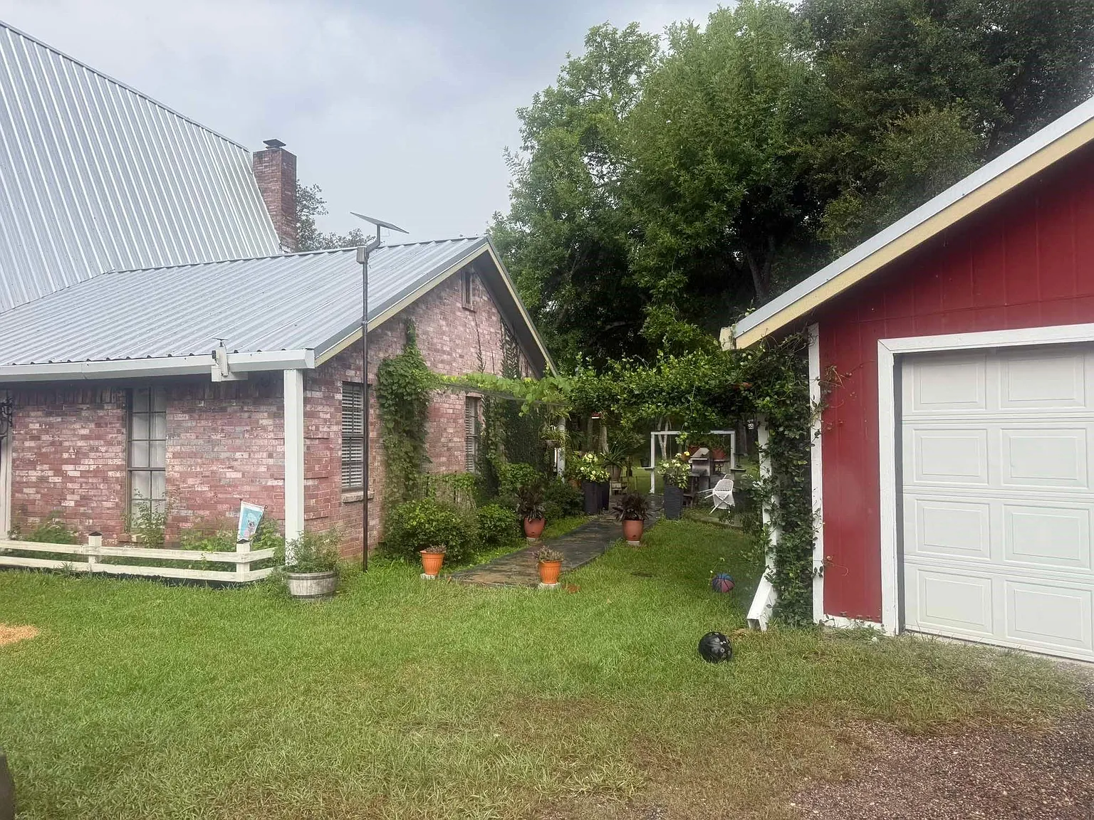 3 bed, 2.5 bath, 2219 sqft, $2,100 — Photo 4