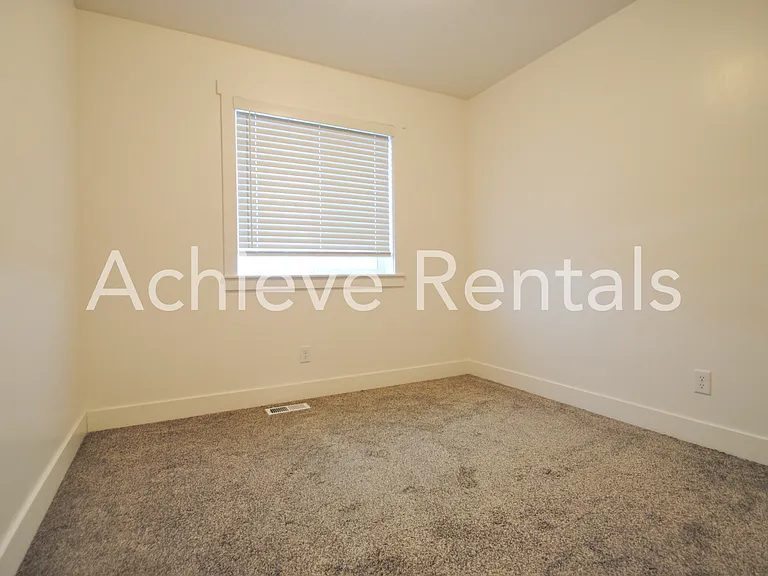482 N 2650 W #9 — Photo 10
