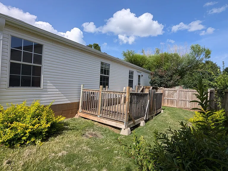 2600 Lost Springs St — Photo 33