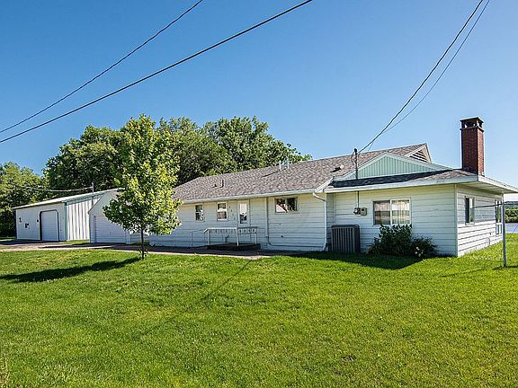 2nd image of 1207 N Riverview St