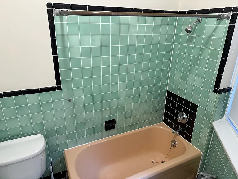 504 Beacon St — Photo 8