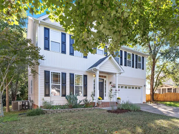 201 Autumn Glen Ln, Holly Springs, NC 27540