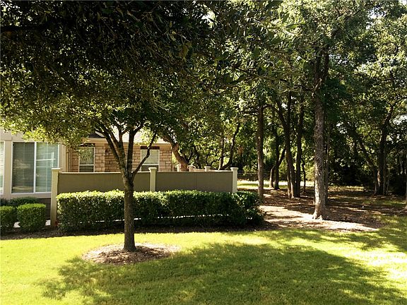 2nd image of 30 Wildwood Dr APT 124