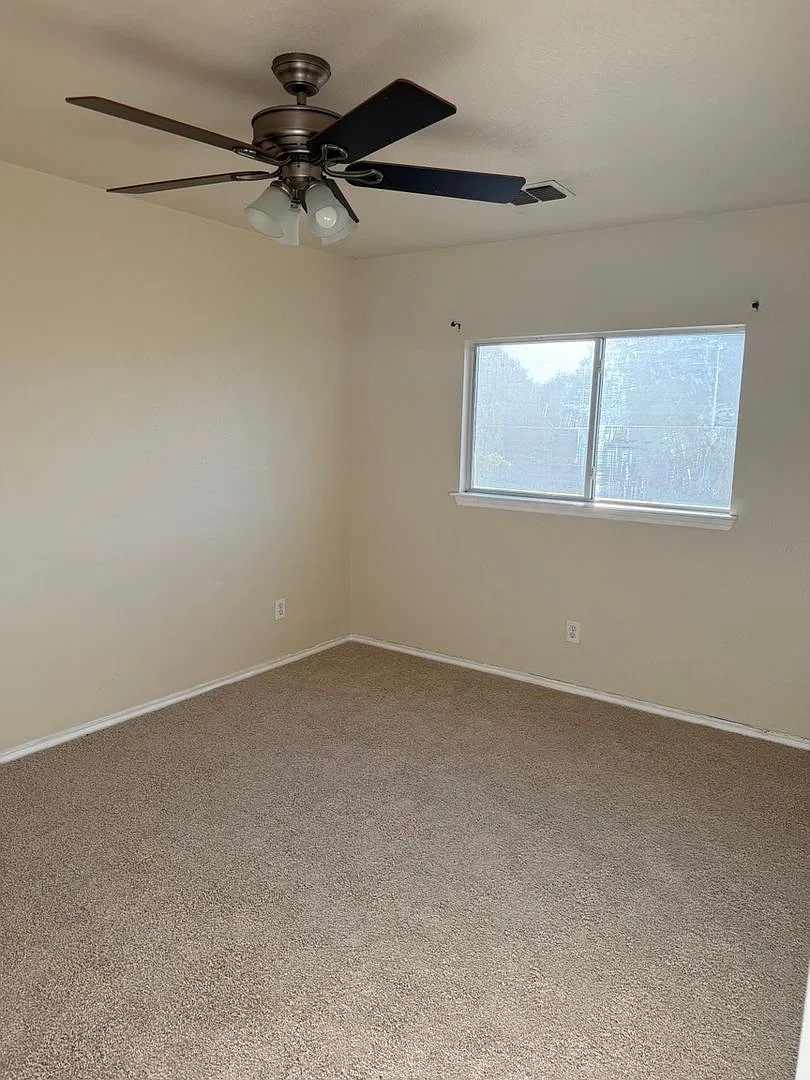 Charming 3BR House in San Antonio — Photo 3