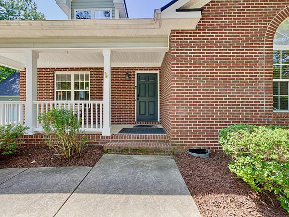 4th image of 1110 Lake Ridge Dr