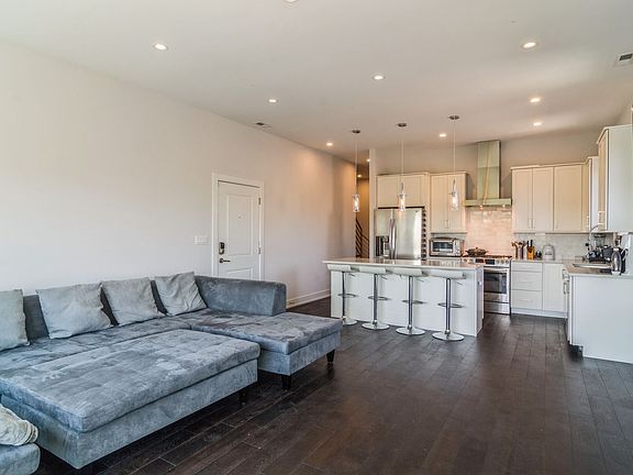 5th image of 3224 N Elston Ave #3N