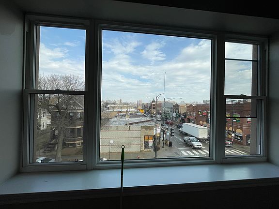 Plenty of Big Windows for natural sun lights.