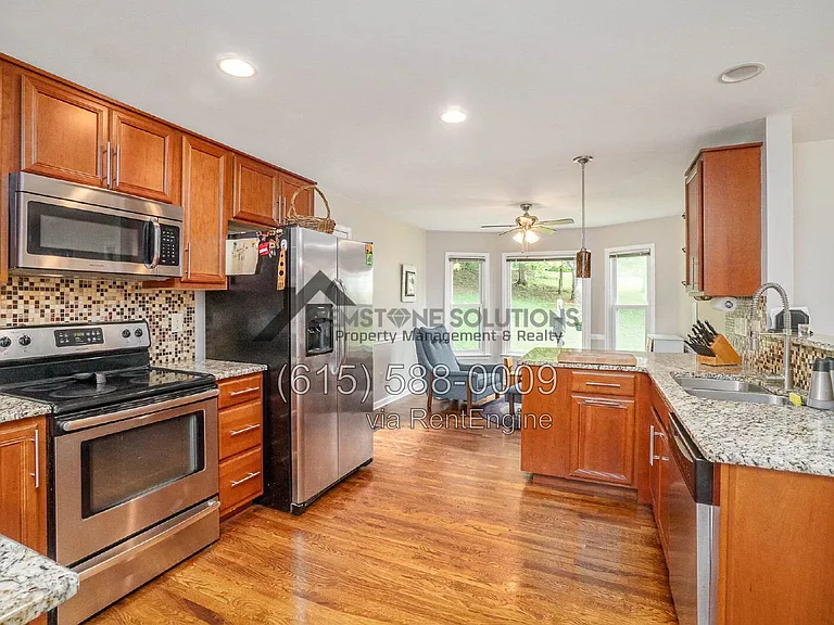 4446 Pratt Ln — Photo 7