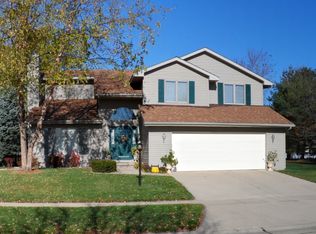 4116 Englewood Dr, Champaign, IL 61822