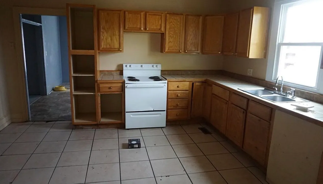 6 bed, 3114 sqft, $3,000 — Photo 3