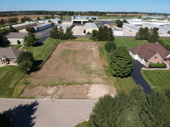 1016 Beech Bay Rd, Poplar Grove, IL 61065