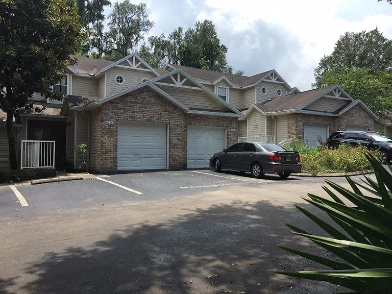 Building Photo - 4700 SW Archer Rd #D-30