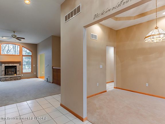 4th image of 2461 Knollridge Ln