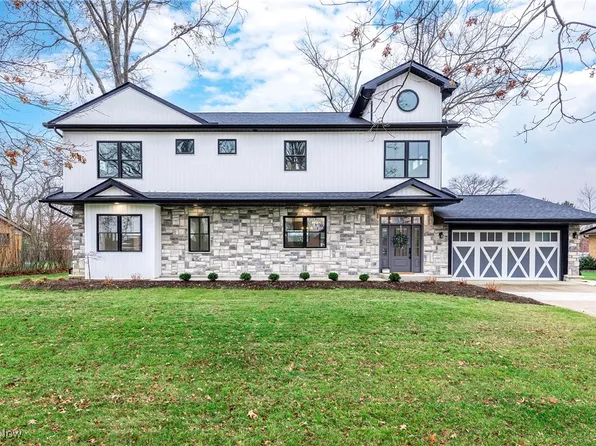 25715 Yeoman Dr, Westlake, OH 44145