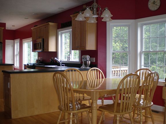 Kitchen Dining Area
