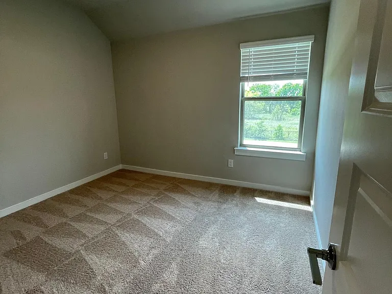 1101 Mahogany Dr — Photo 63