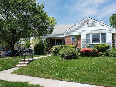 202-03 56th Ave, Oakland Gardens, NY, 11364