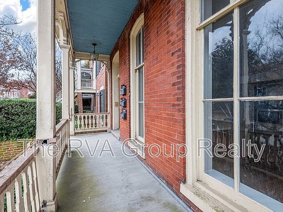 4th image of 2201 E Broad St APT C