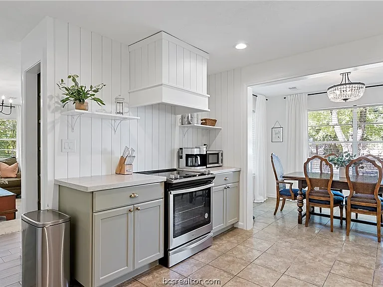 116 Richards St — Photo 15