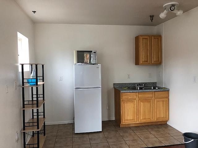 2nd image of 5073 Huntington Dr N #206