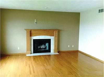 3rd image of 6278 Whitman Pkwy