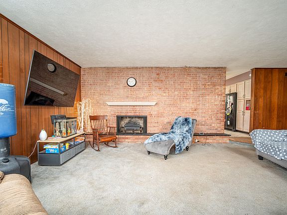 5th image of 7751 S Sheridan Rd