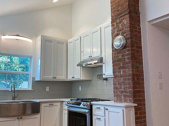 Vaulted ceiling in kitchen