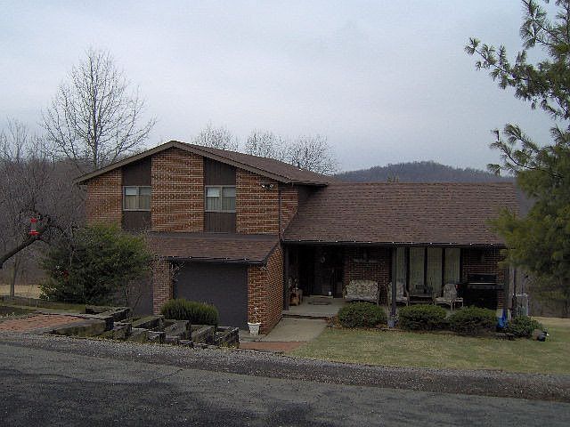 1st image of 142 Overlook Cir